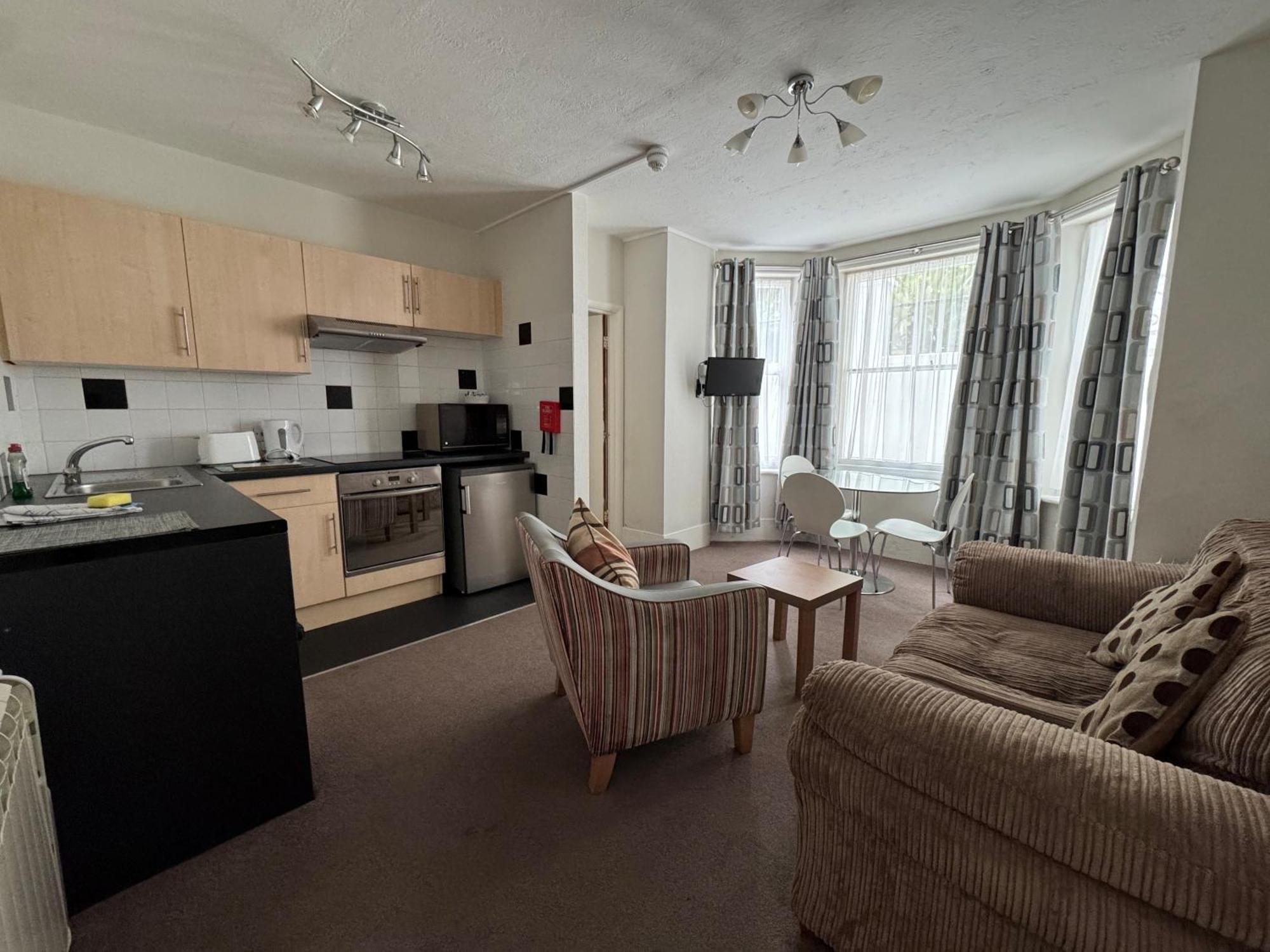 Devonshire House Holiday Flats Eastbourne Dış mekan fotoğraf