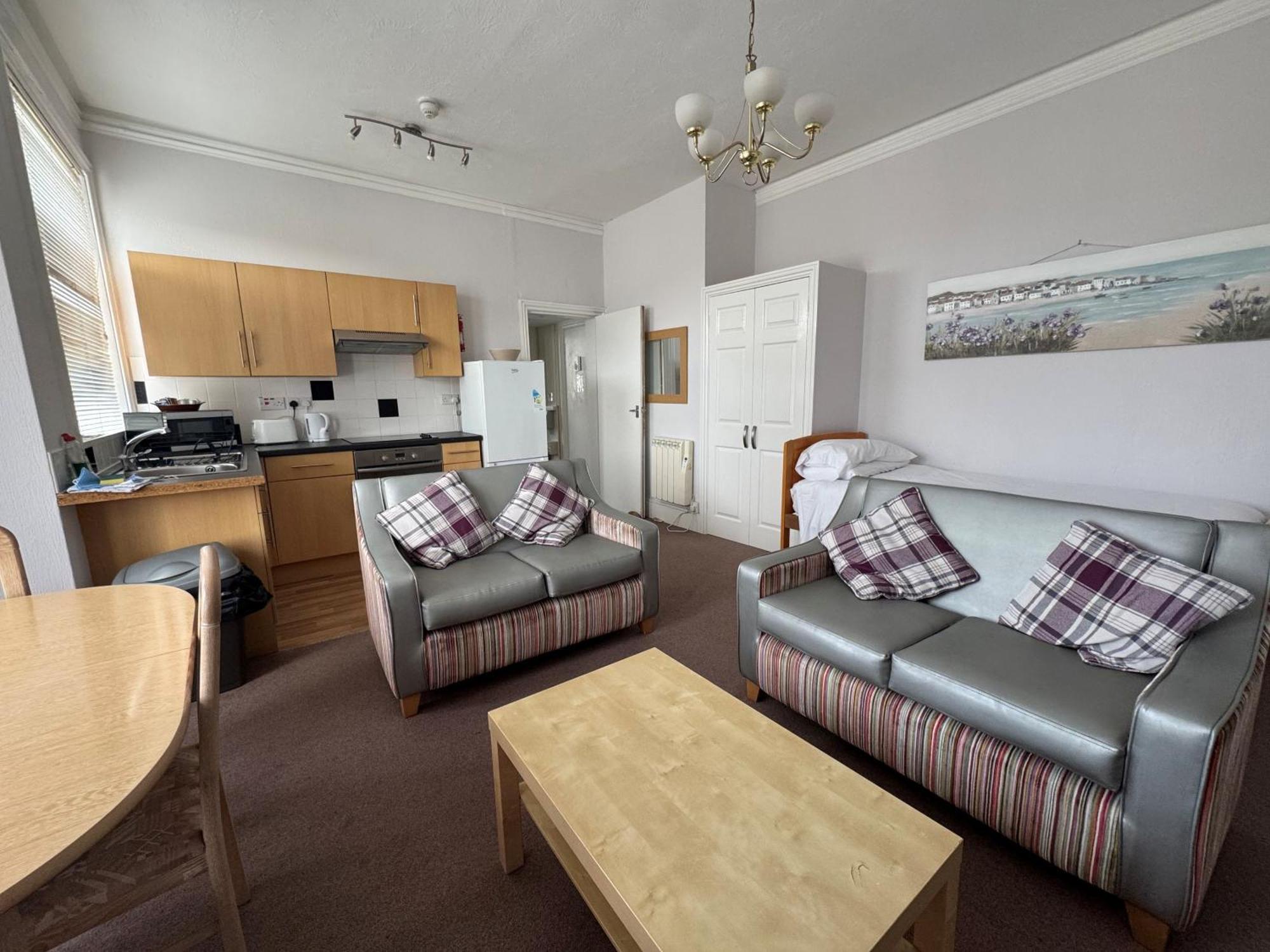 Devonshire House Holiday Flats Eastbourne Dış mekan fotoğraf